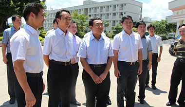 省“六五”普法領(lǐng)導(dǎo)小組蒞臨我司檢查指導(dǎo)工作