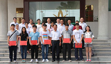 金秋獎(jiǎng)學(xué) 助飛夢(mèng)想