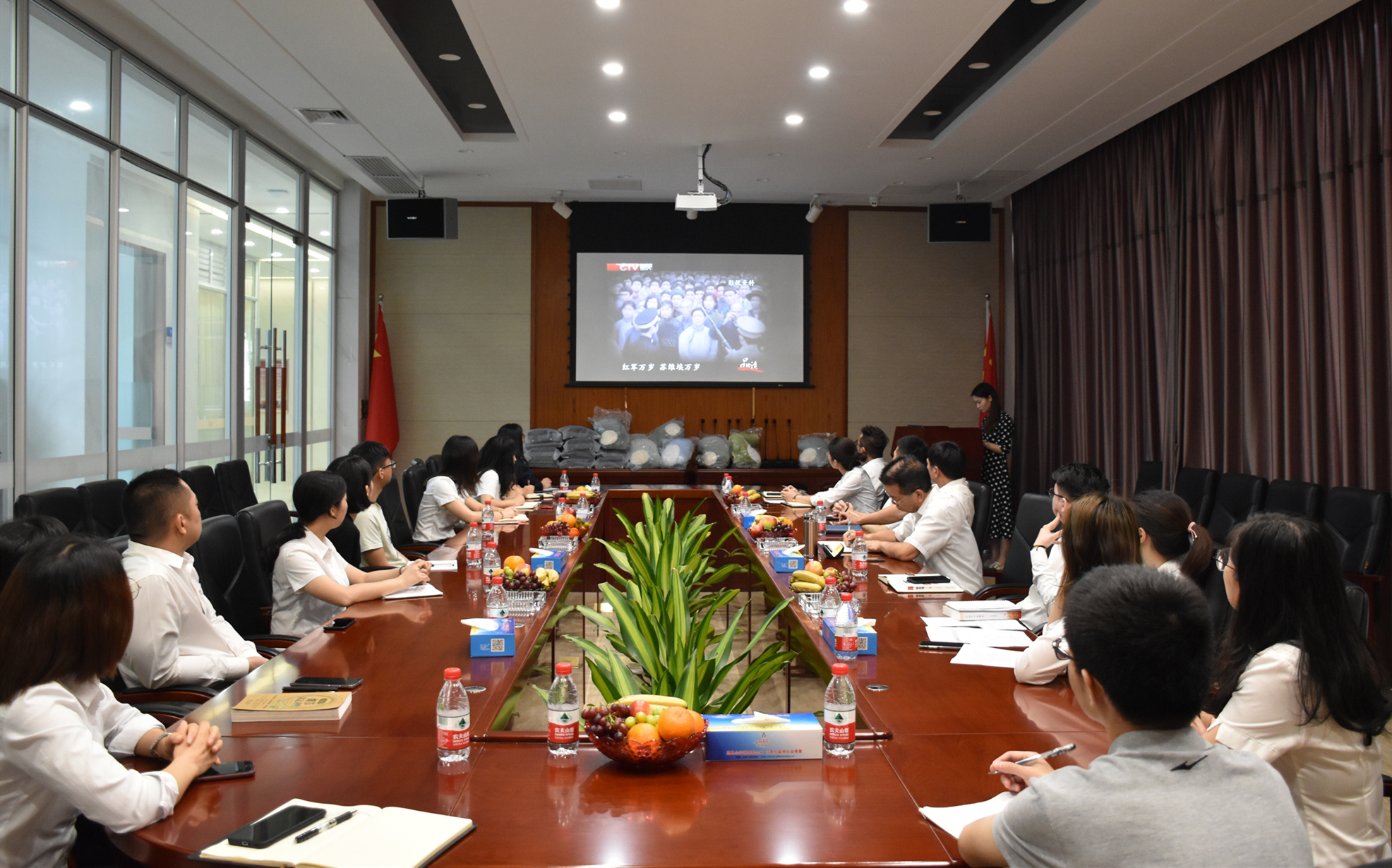 品讀紅色經(jīng)典 喜迎建黨百年 | 廣東霸王花集團(tuán)舉辦讀書沙龍活動